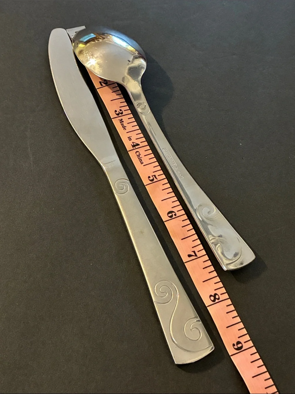 Cambridge Sand Script Swirl Dinner Knife and Soup Spoon Set